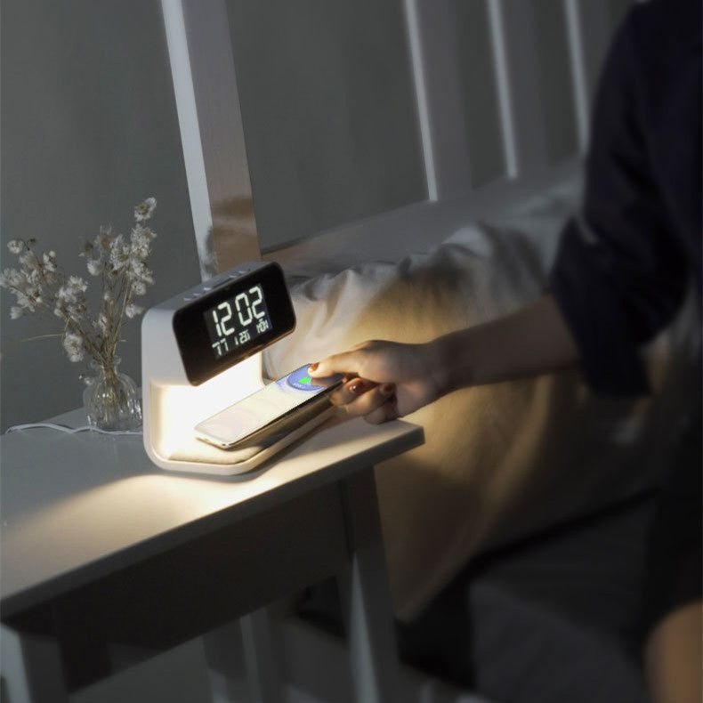 3-in-1 bedlamp met draadloze oplader en wekker