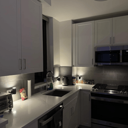 Alova LED Stekker Wandlamp Dimmbare Sensorlamp voor Gangen Slaapkamers en Trappen