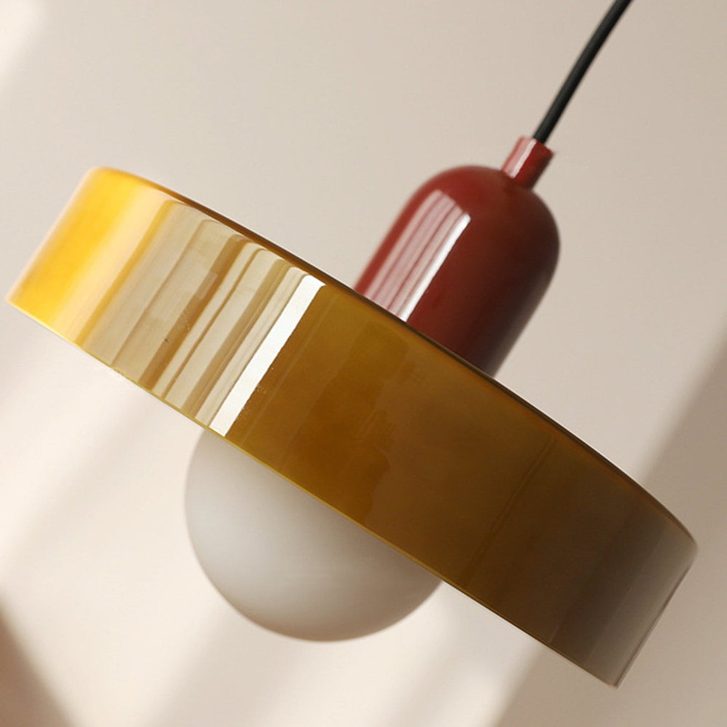 Bauhaus glazen hanglamp gekleurde hanglamp