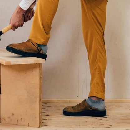 Berken heren leren slippers met verstelbare band en zachte voetbed