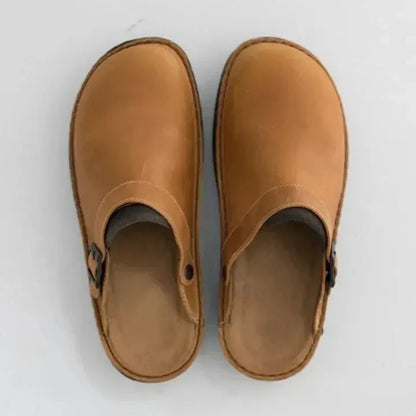 Berken heren leren slippers met verstelbare band en zachte voetbed