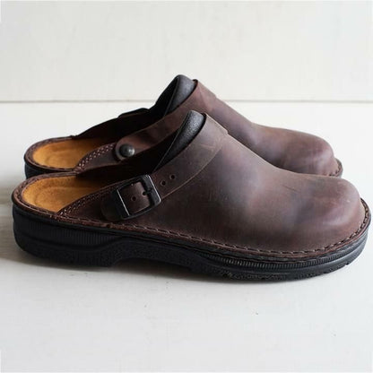 Berken heren leren slippers met verstelbare band en zachte voetbed