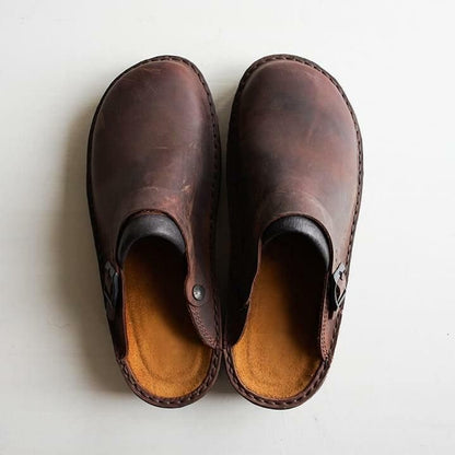 Berken heren leren slippers met verstelbare band en zachte voetbed