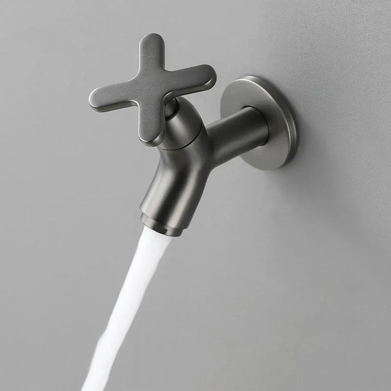 BrassFlow massief messing wandgemonteerde koudwaterkraan