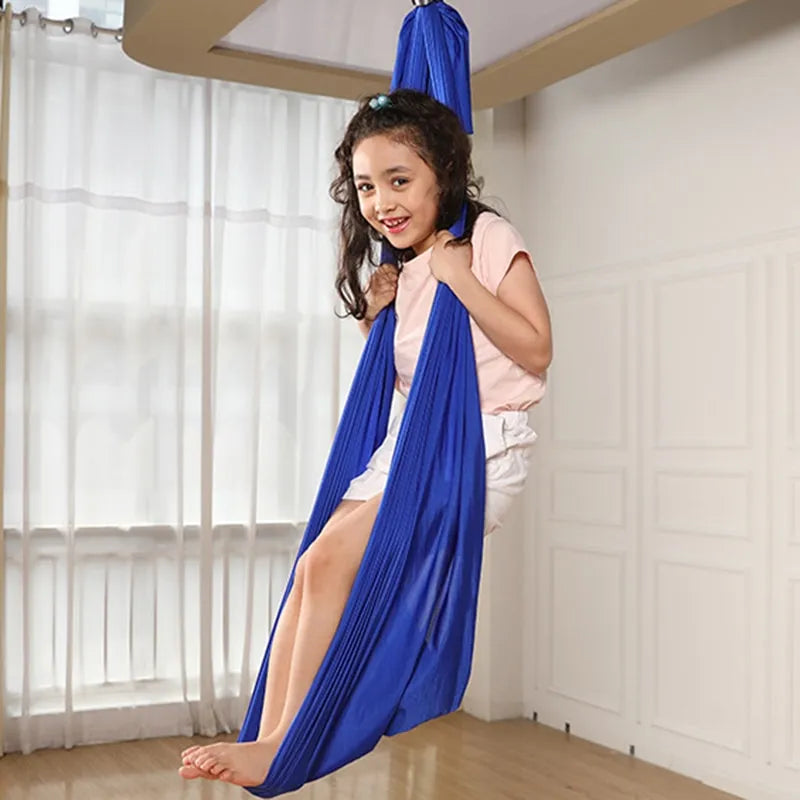 CalmGlide kindersensorische schommel binnen therapeutische hangmat