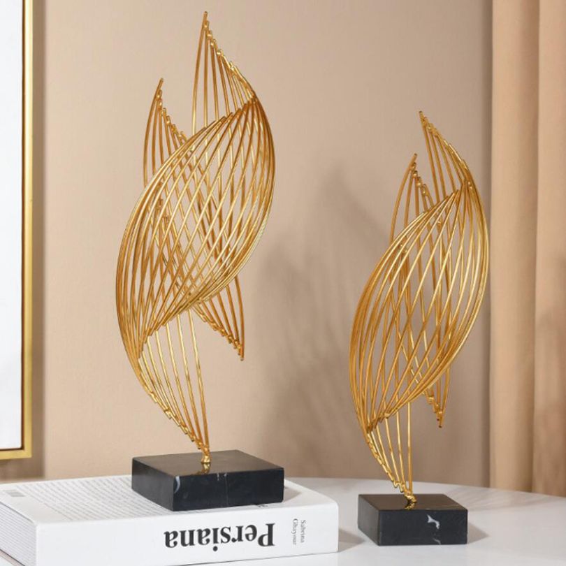 Curvique Abstracte Gouden Metaalsculptuur voor Woondecoratie
