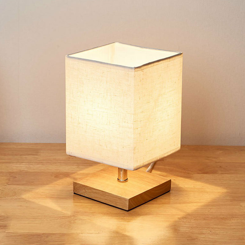 LinenWood minimalistische tafellamp met houten voet en linnen kap