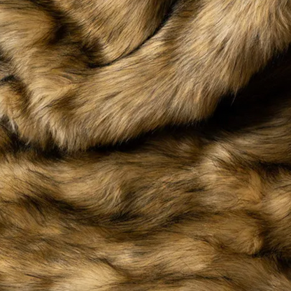 Luxe nepvossenbont plaid met ultra zachte pluche uitstraling en elegant woondecor design