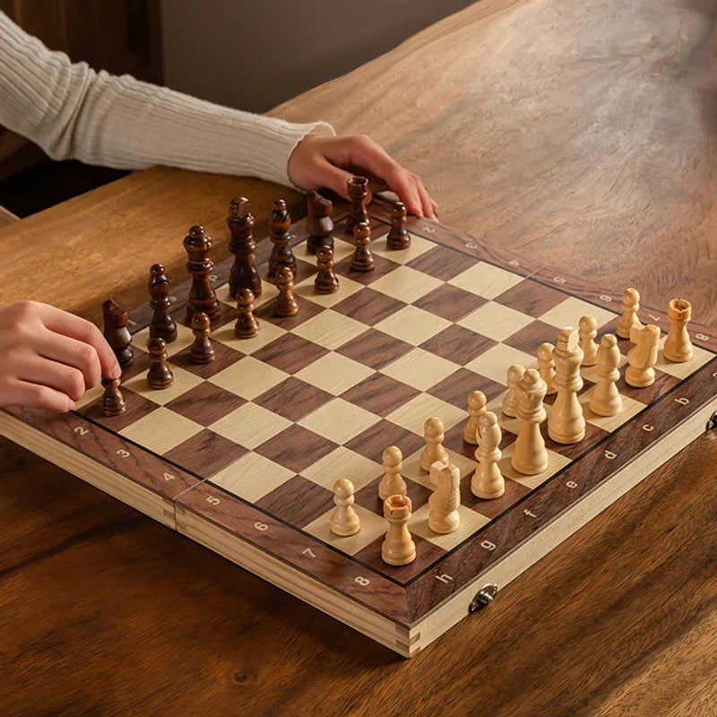 Luxe houten magnetisch schaakspel met opvouwbaar bord voor reizen en klassiek spel