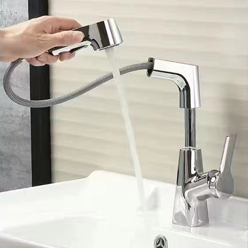 Moderne badkamer wastafelkraan met uittrekbare sproeikop