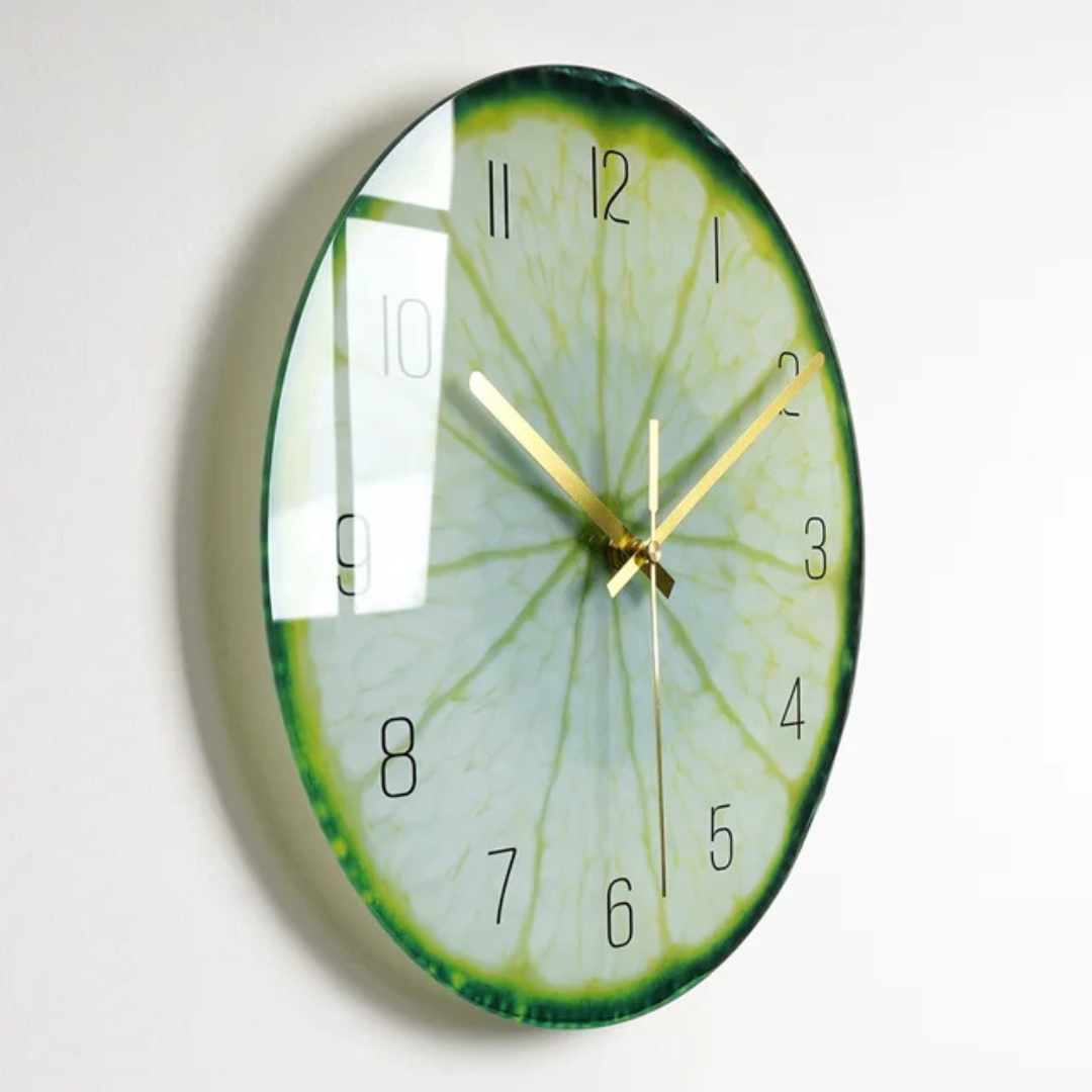 Moderne grote glazen wandklok met minimalistisch design voor elegante keuken- en woonkamerdecoratie
