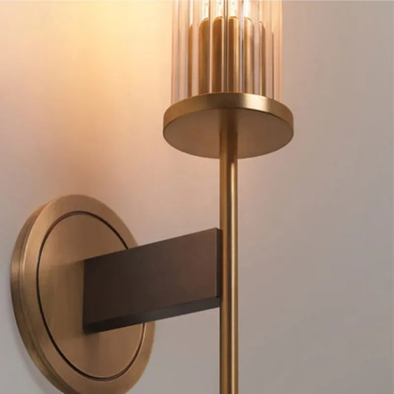 Möni Geribbelde Glazen Wandlamp – Moderne Messing Afwerking Binnenlamp