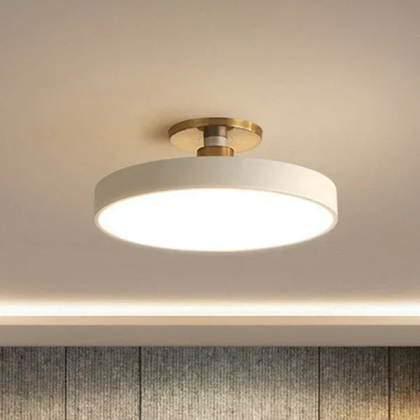 Nordic Glow LED plafondlamp met minimalistisch rond ontwerp en zacht sfeerverlichting