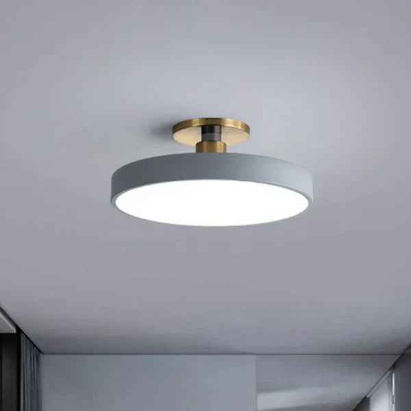 Nordic Glow LED plafondlamp met minimalistisch rond ontwerp en zacht sfeerverlichting