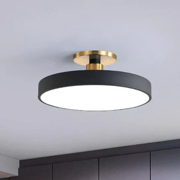 Nordic Glow LED plafondlamp met minimalistisch rond ontwerp en zacht sfeerverlichting