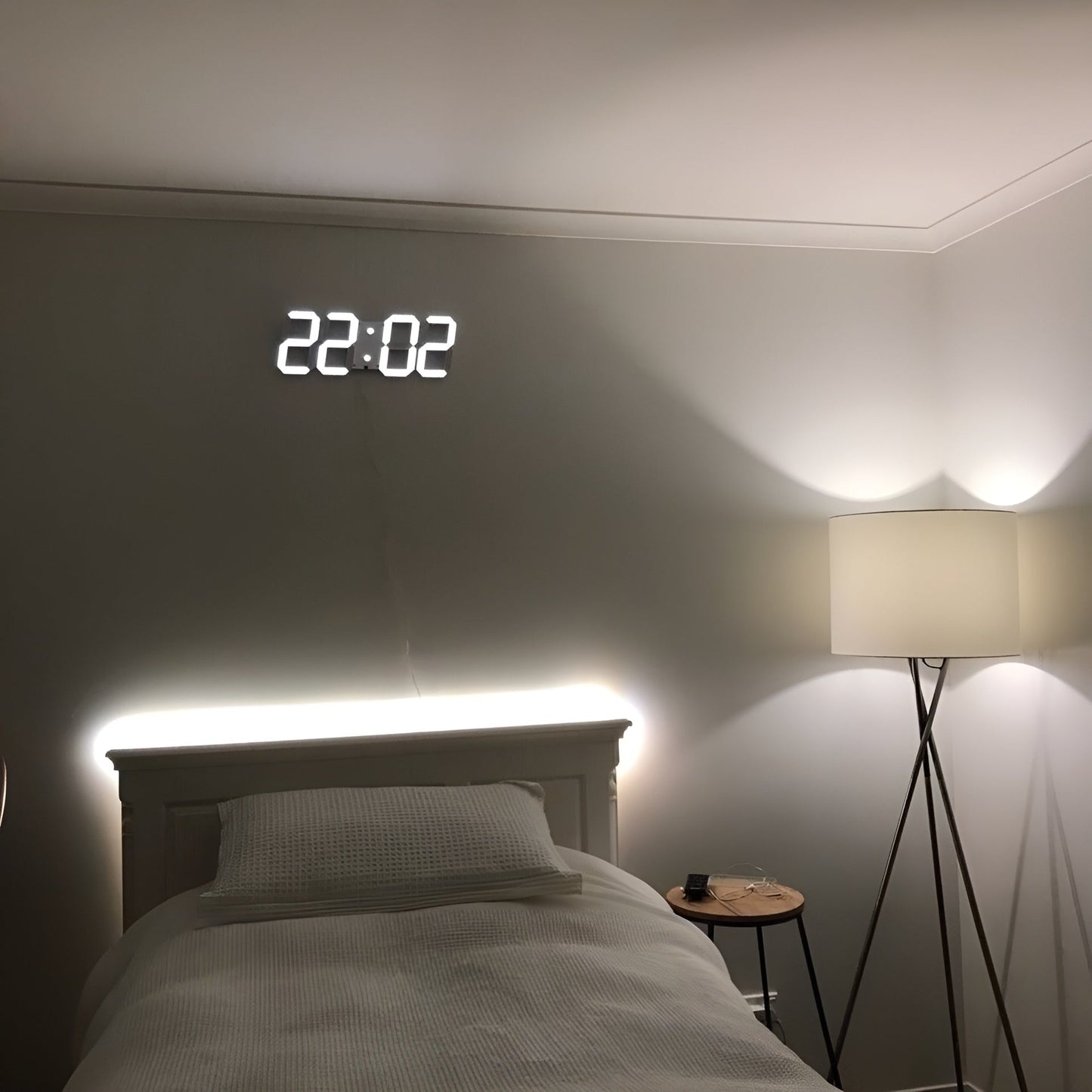 PixelTime 3D LED digitale wandklok met temperatuur, datum en alarm