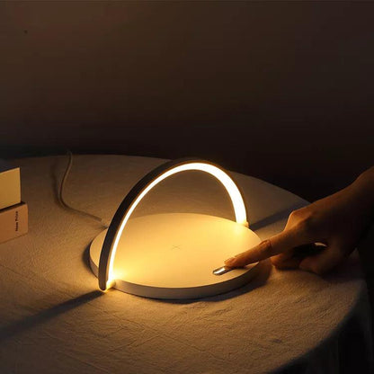 PowerHub 3-in-1 draadloze oplader, telefoonhouder en LED bureaulamp voor slimme werkplekinrichting