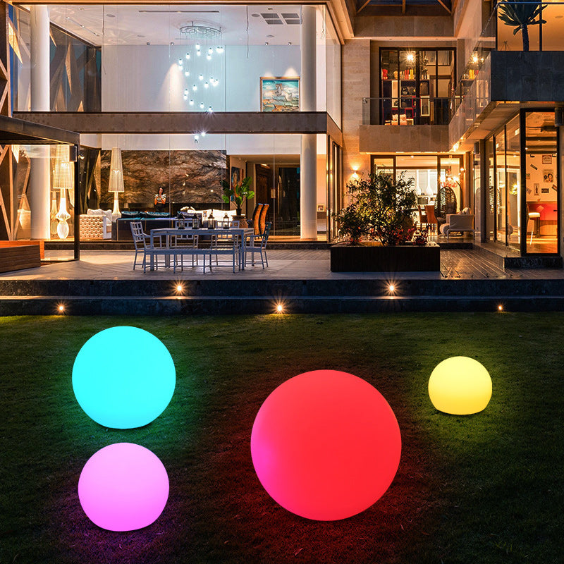 Zonnebol buitenlamp met warme LED-gloed voor tuin, terras en pad