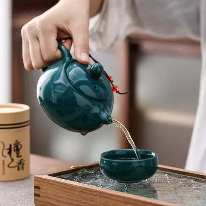 Traditioneel Chinees keramisch theeservies met 4 kopjes en wierookbrander Gongfu theeset
