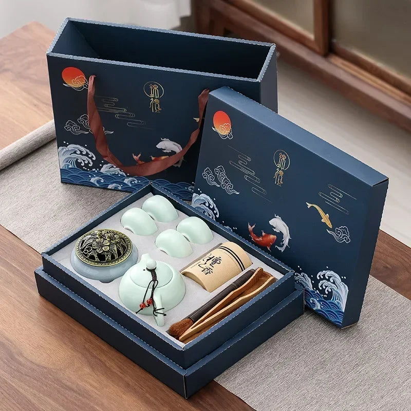 Traditioneel Chinees keramisch theeservies met 4 kopjes en wierookbrander Gongfu theeset