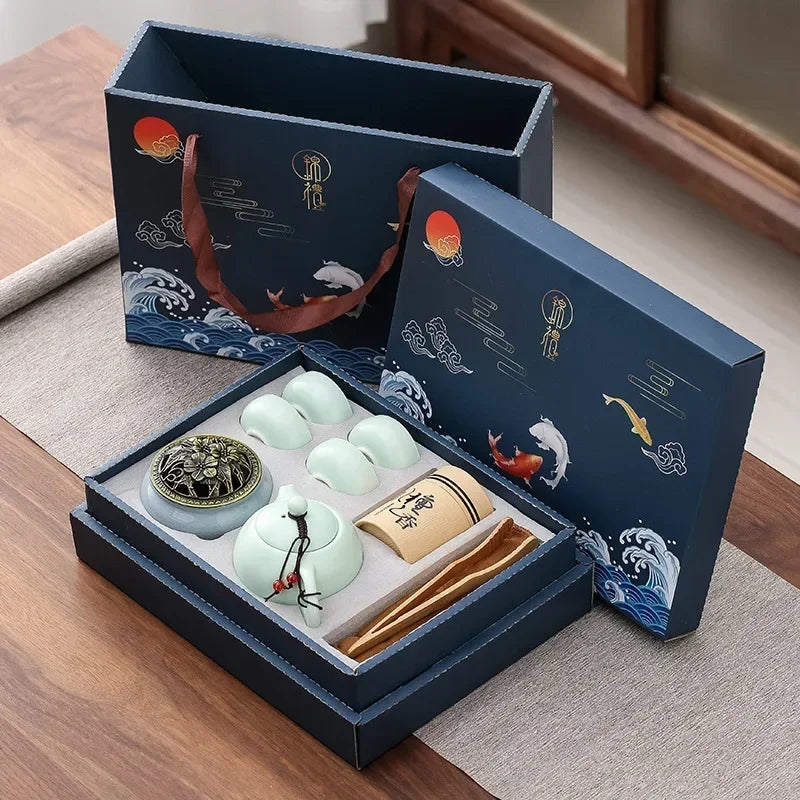 Traditioneel Chinees keramisch theeservies met 4 kopjes en wierookbrander Gongfu theeset