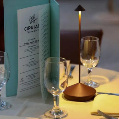 Draadloze LED-tafellamp met oplaadbare batterij en modern design