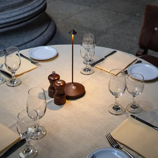 Draadloze LED-tafellamp met oplaadbare batterij en modern design