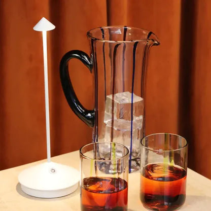 Draadloze LED-tafellamp met oplaadbare batterij en modern design