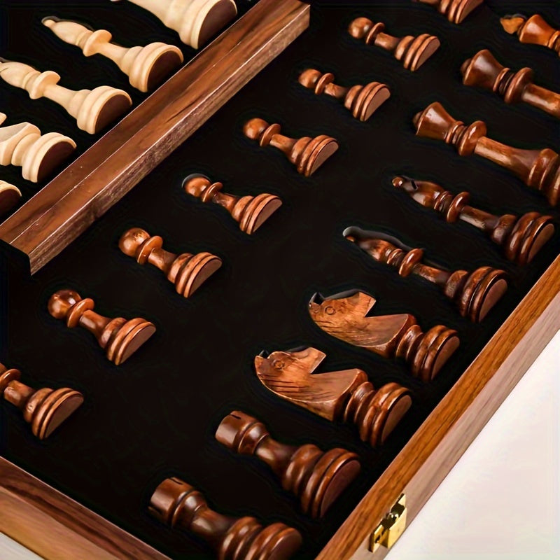 Houten schaakspel met opvouwbaar bord en handgemaakte stukken voor klassiek toernooispel